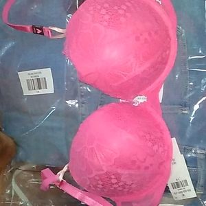 Vs bra 32 dd brand new with tags